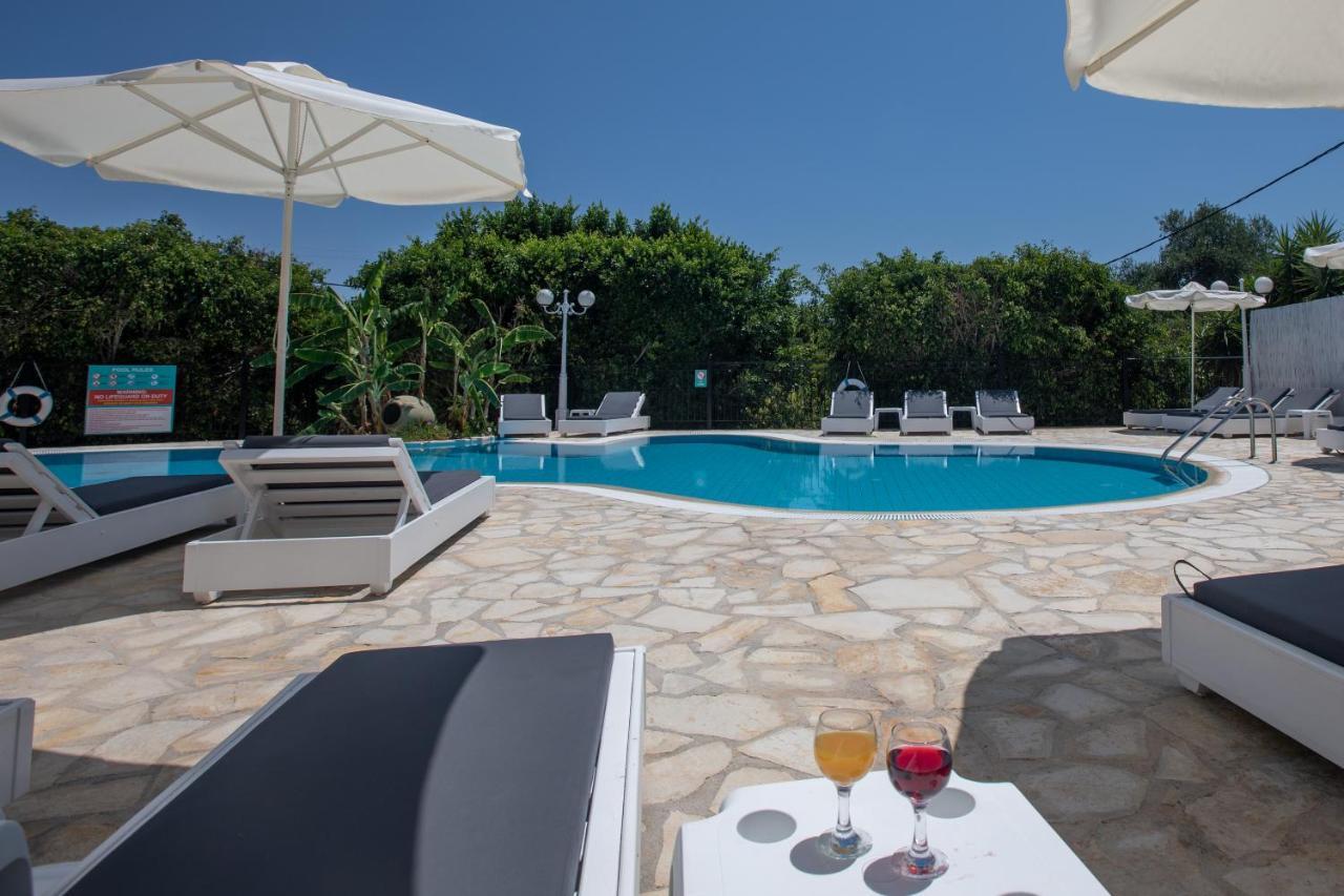 Pelagos Apartments Skala  エクステリア 写真