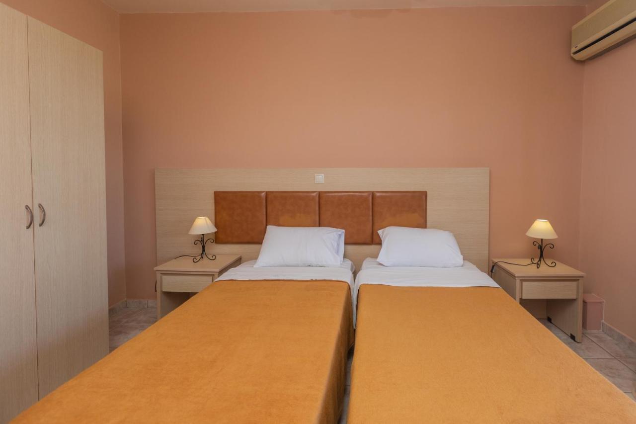 Pelagos Apartments Skala  エクステリア 写真