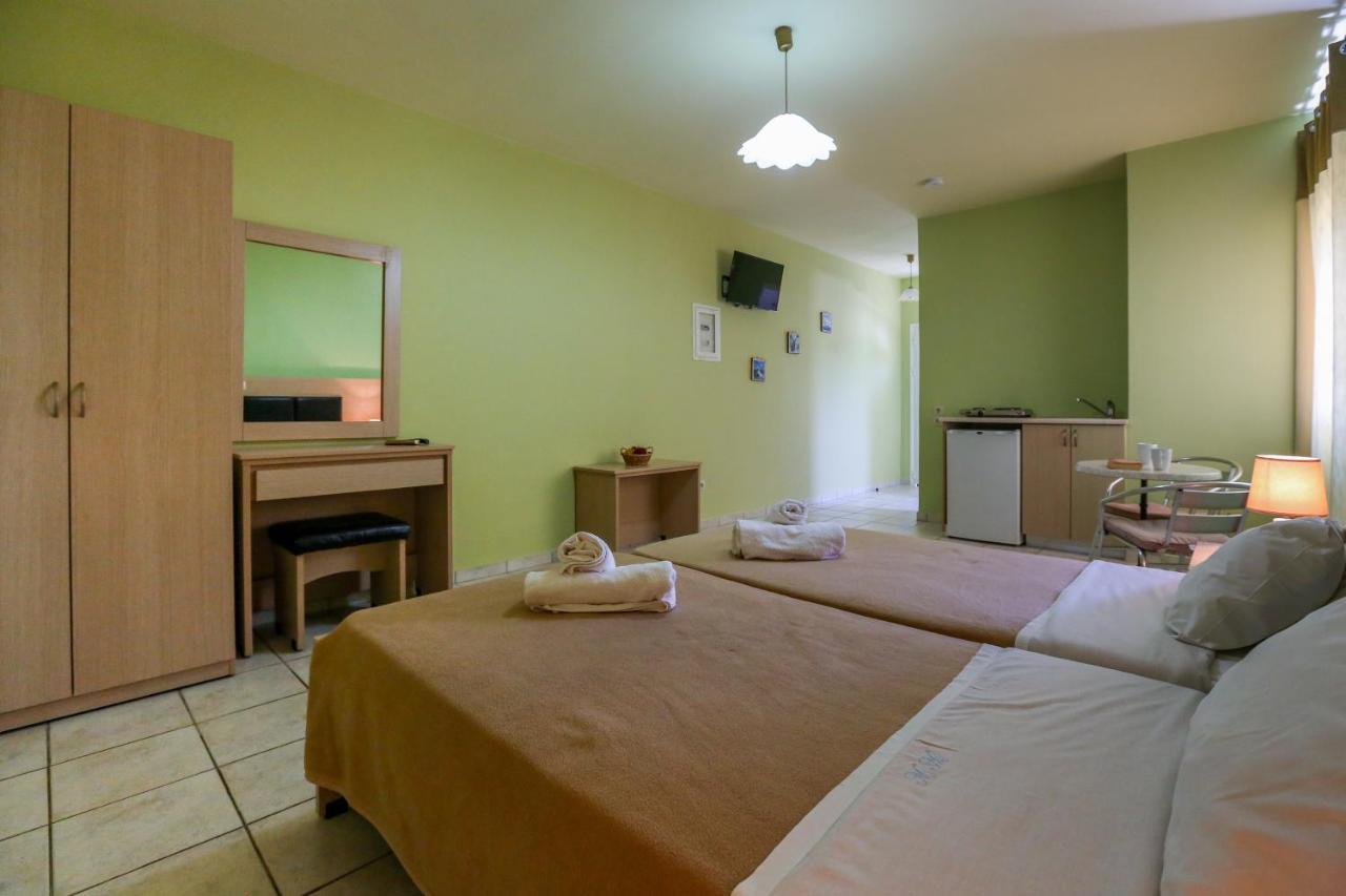 Pelagos Apartments Skala  エクステリア 写真