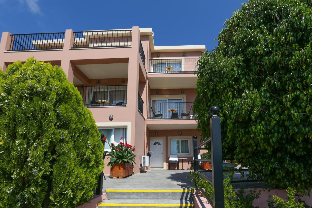 Pelagos Apartments Skala  エクステリア 写真