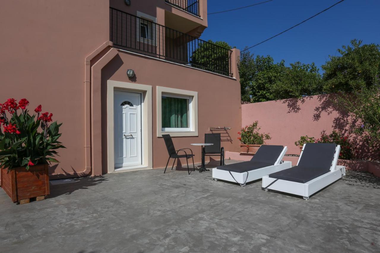 Pelagos Apartments Skala  エクステリア 写真