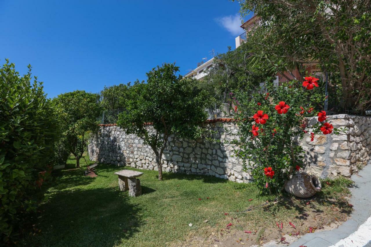 Pelagos Apartments Skala  エクステリア 写真