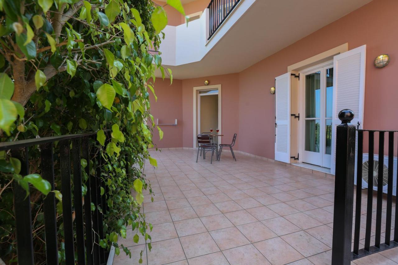 Pelagos Apartments Skala  エクステリア 写真
